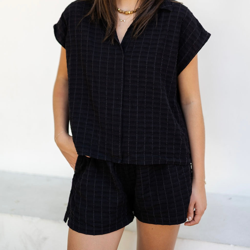 Black Textured Everyday Short